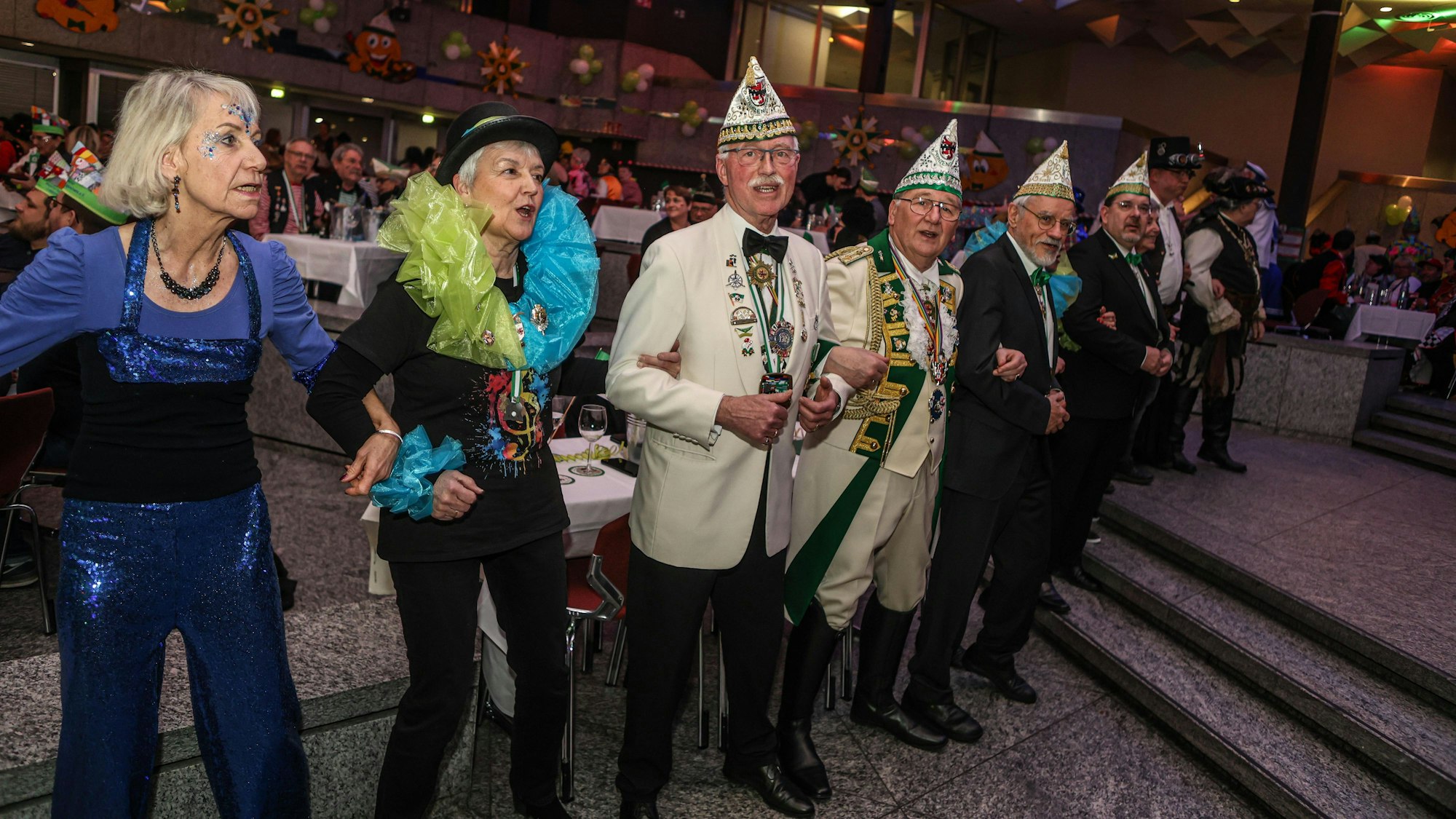 Das Bühnenbild gestalten die KG-Mitglieder immer selbst.