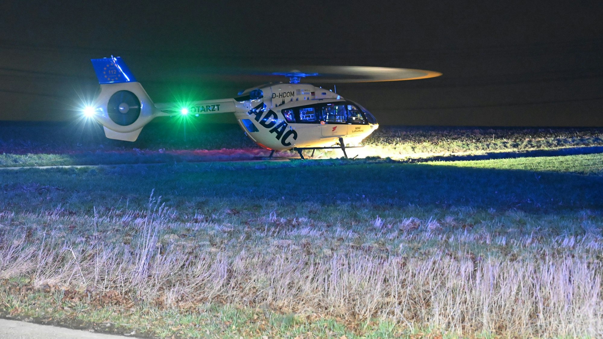 Die schwerverletzte Frau wurde mit einem Rettungshubschrauber in eine Klinik der Maximalversorgung geflogen.