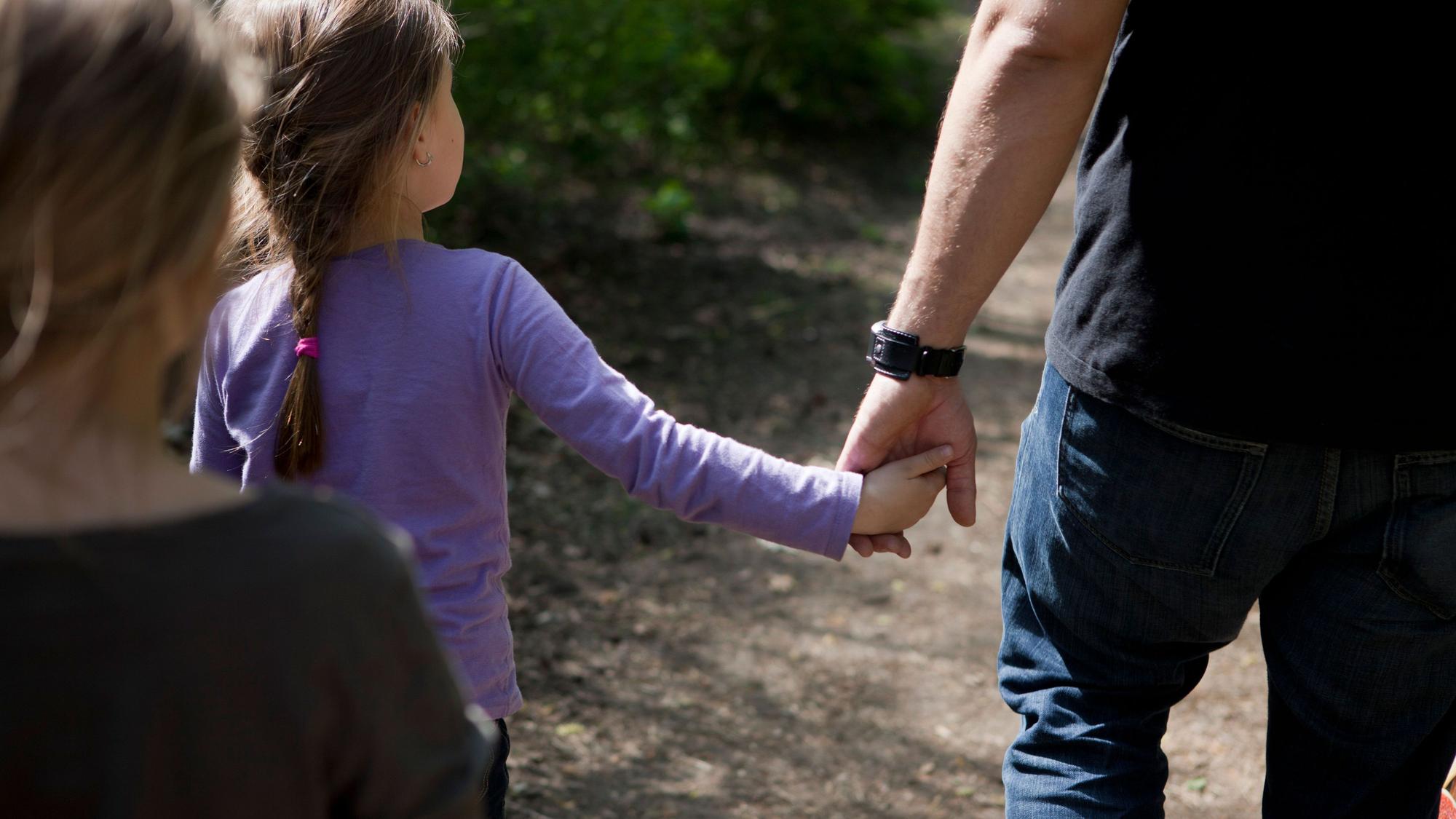 In Dortmund soll es zahlreiche Scheinvaterschaften geben, damit die Mütter der Kinder ein Aufenthaltsrecht in Deutschland bekommen. (Symbolbild)