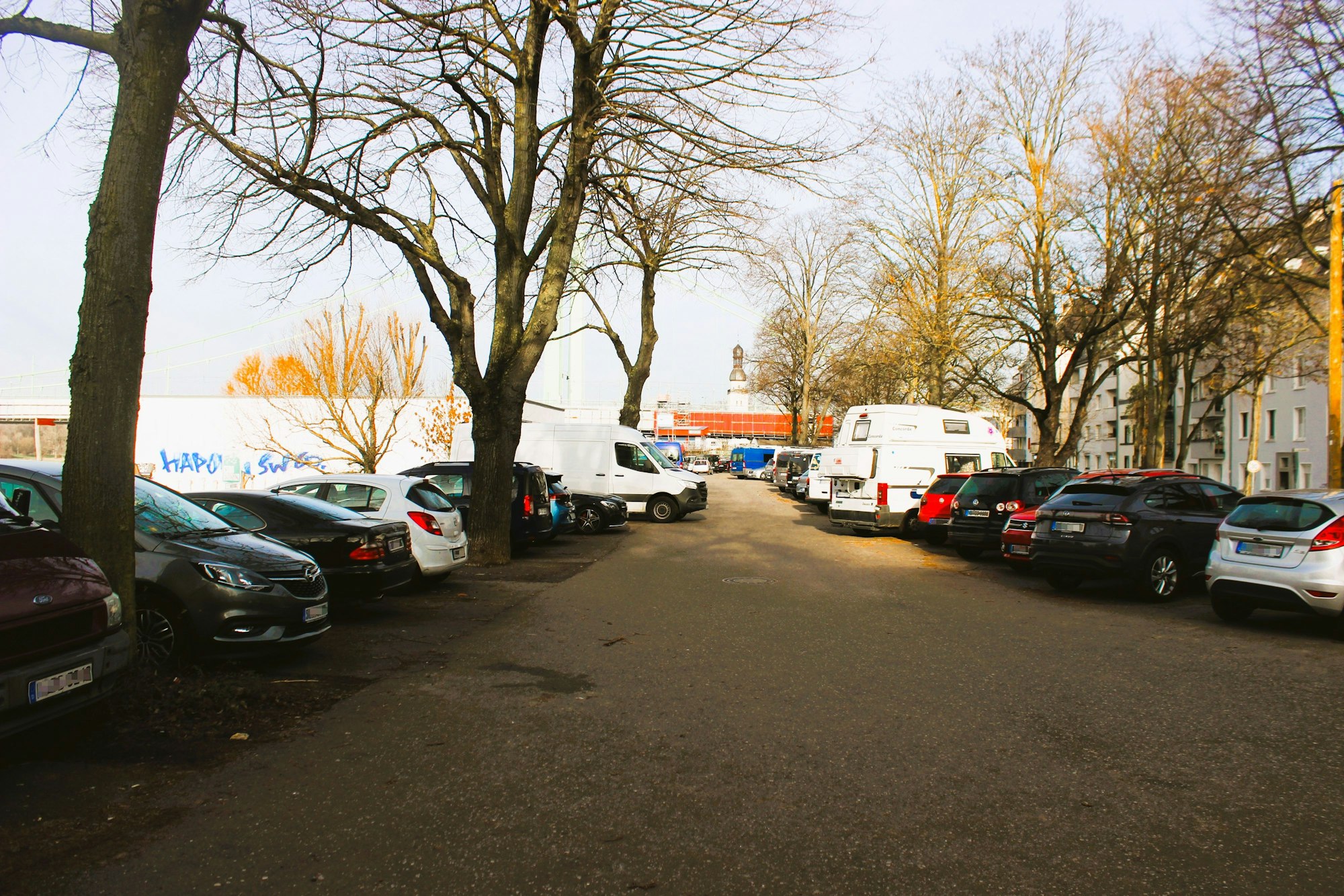 Aus dem Festplatz ist ein Parkplatz geworden.