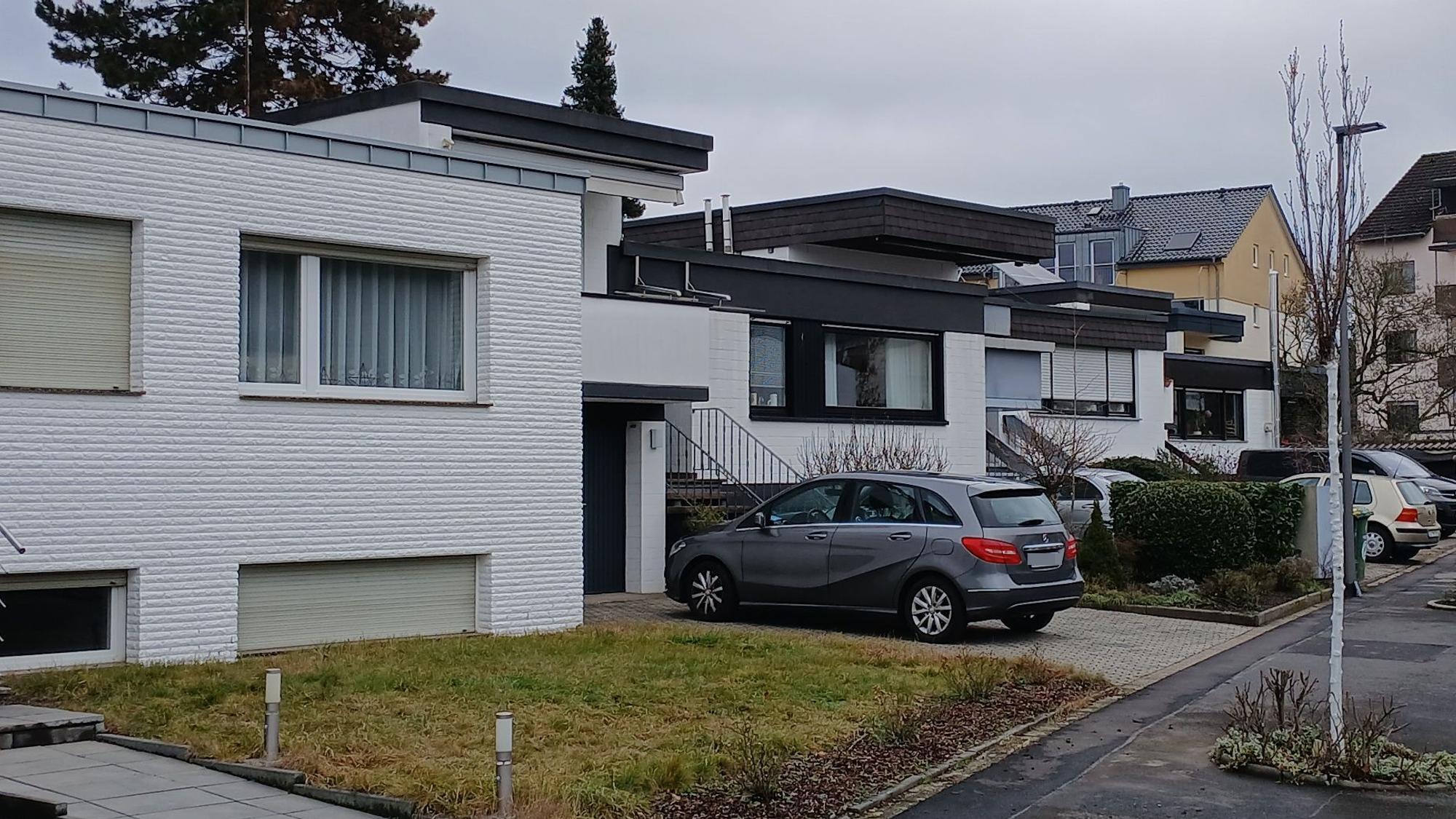 Häuser mit Flachdach am Finkenweg in Siegburg-Wolsdorf