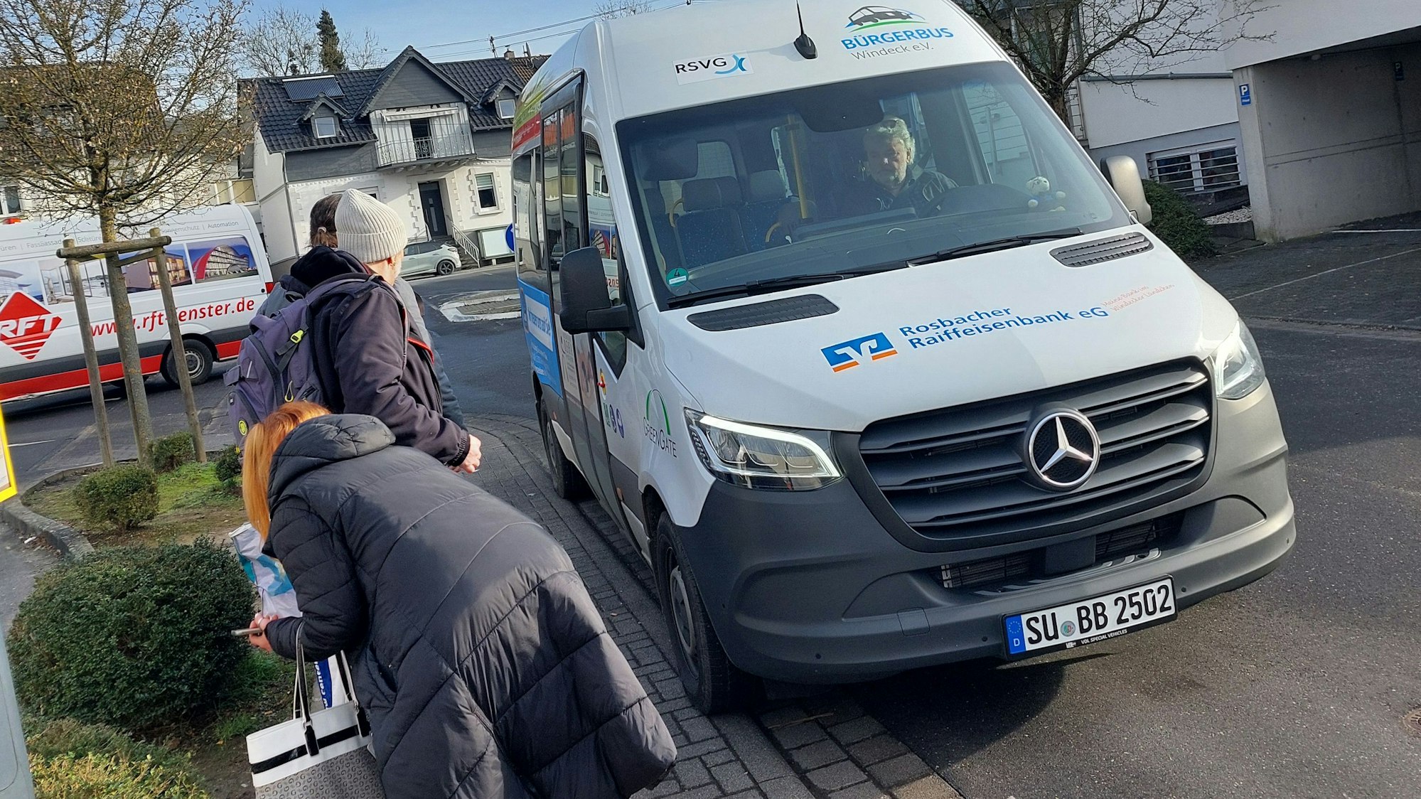Der Bürgerbus fährt 20 Orte mit 30 Haltestellen an und bringt die Fahrgäste nach Rosbach und zurück.
