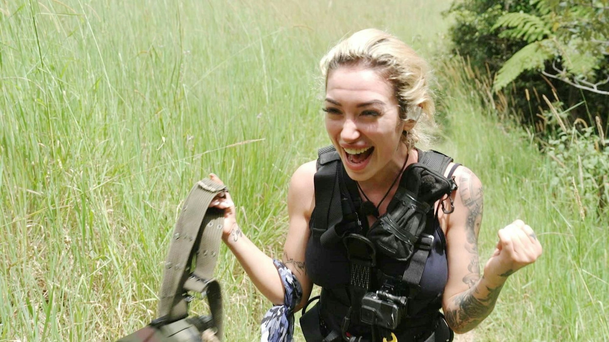 Geschafft! Ariel ist happy über ihren Prüfungserfolg: neun Sterne! (Bild: RTL)