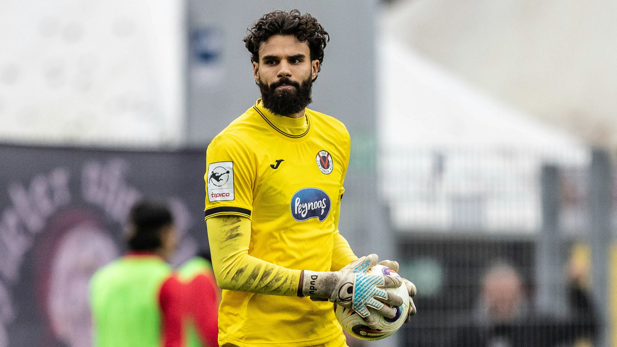 Fussball, Saison 2025/2026, 3. Liga, Sportpark Höhenberg Köln, 17. Spieltag, Viktoria Köln - SSV Ulm 1846 Fußball, 05.12.2025 05.12.2025, Fussball, Saison 2025/2026, 3. Liga, Sportpark Höhenberg Köln, 17. Spieltag, Viktoria Köln - SSV Ulm 1846 Fußball, Freisteller Einzelbild Dudu Viktoria Köln Foto: Lucca Fundel Köln Sportpark Höhenberg Nordrheinwestfalen Deutschland *** Football, Season 2025 2026, 3 Liga, Sportpark Höhenberg Köln, 17 Matchday, Viktoria Köln SSV Ulm 1846 Football, 05 12 2025 05 12 2025, Football, Season 2025 2026, 3 Liga, Sportpark Höhenberg Köln, 17 Matchday, Viktoria Köln SSV Ulm 1846 Football, cropped single image Dudu Viktoria Köln Photo Lucca Fundel Köln Sportpark Höhenberg Nordrheinwestfalen Germany