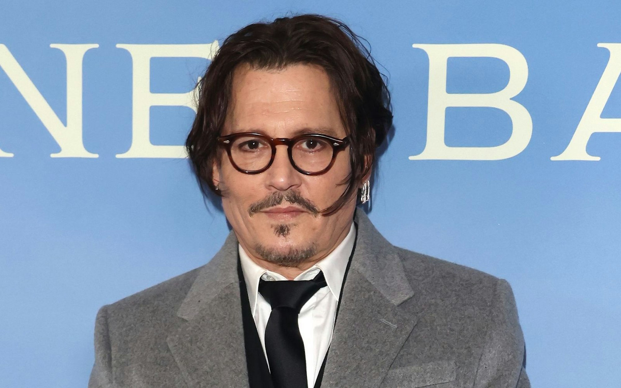 Auch Johnny Depp war nicht von Anfang an Schauspieler, vor seinem Durchbruch verkaufte er am Televon Kugelschreiber. (Bild: 2024 Getty Images/Neil P. Mockford)