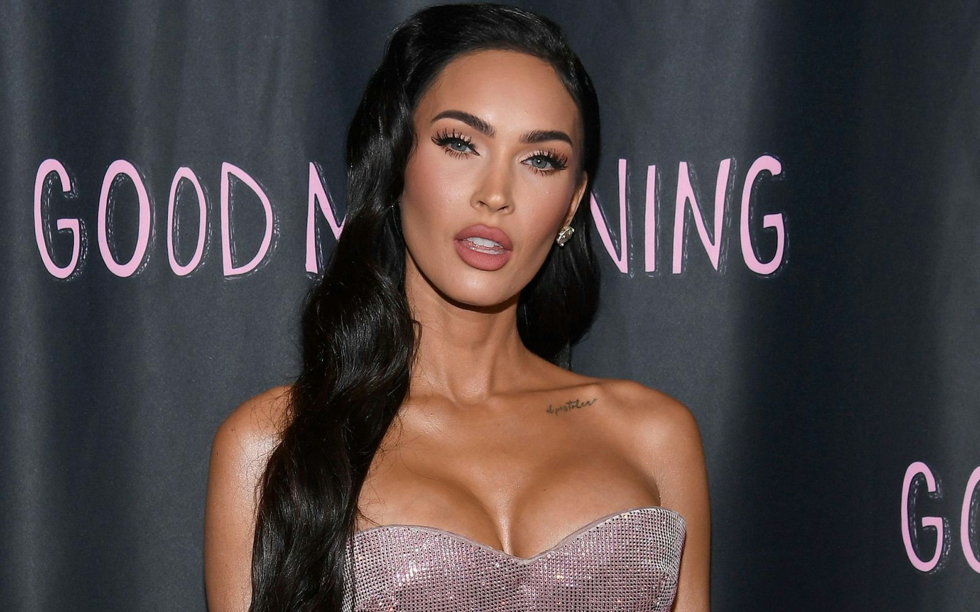 Megan Fox verwandelte sich dereinst zu Werbezwecken für eine Smoothie-Bar in eine Riesen-Banane. (Bild: Kevork Djansezian/Getty Images)