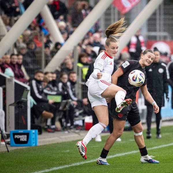 Frauen Fußball-Bundesliga Bayer 04 Leverkusen - 1. FC Nürnberg, 31.01.2026 Luisa Guttenberger 1. FC Nürnberg, 4, Julia Mickenhagen Bayer 04 Leverkusen, 18 im Zweikampf Bayer 04 Leverkusen - 1. FC Nürnberg an Spieltag 16 der Google Pixel Frauen-Bundesliga am 31.01.2026 im Ulrich-Haberland-Stadion in Leverkusen Nordrhein-Westfalen. DFL REGULATIONS PROHIBIT ANY USE OF PHOTOGRAPHS AS IMAGE SEQUENCES AND/OR QUASI-VIDEO. *** Womens Soccer Bundesliga Bayer 04 Leverkusen 1 FC Nürnberg, 31 01 2026 Luisa Guttenberger 1 FC Nürnberg, 4 , Julia Mickenhagen Bayer 04 Leverkusen, 18 in duel Bayer 04 Leverkusen 1 FC Nürnberg on matchday 16 of the Google Pixel Womens Bundesliga on 31 01 2026 at Ulrich Haberland Stadion in Leverkusen Nordrhein Westfalen DFL REGULATIONS PROHIBIT ANY USE OF PHOTOGRAPHS AS IMAGE SEQUENCES AND OR QUASI VIDEO Copyright: xBEAUTIFULxSPORTS/AxelxKohringx