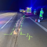 Die Feuerwehr ist zu einem Einsatz auf der A61 bei Bergheim ausgerückt. Das Foto zeigt einen früheren Einsatz auf der Autobahn.