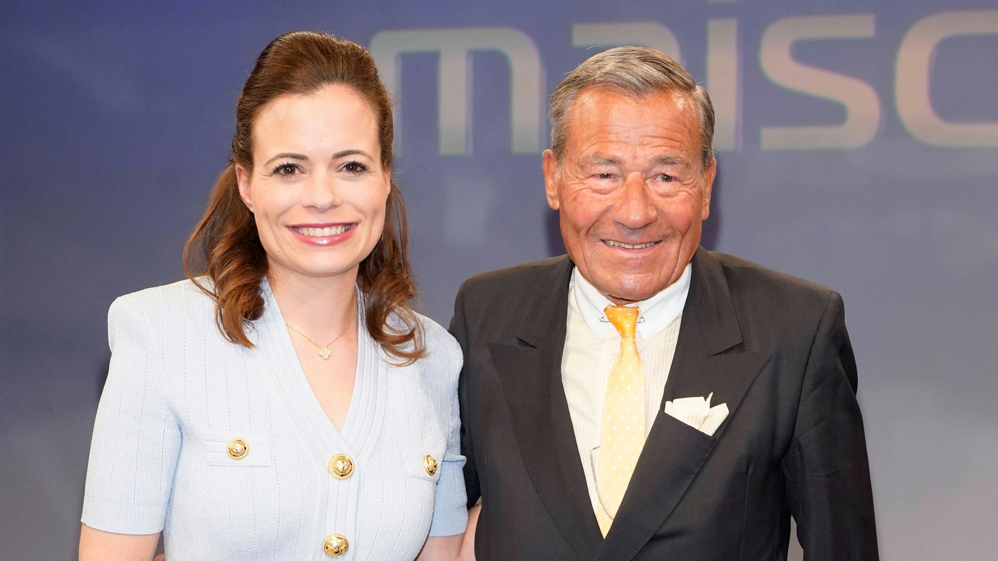 Bonita Grupp mit Vater Wolfgang Grupp in der ARD-Talkshow „Maischberger“.