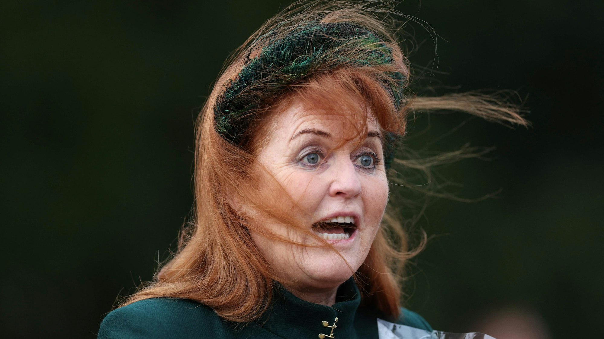 Sarah Ferguson macht ein überraschtes Gesicht.