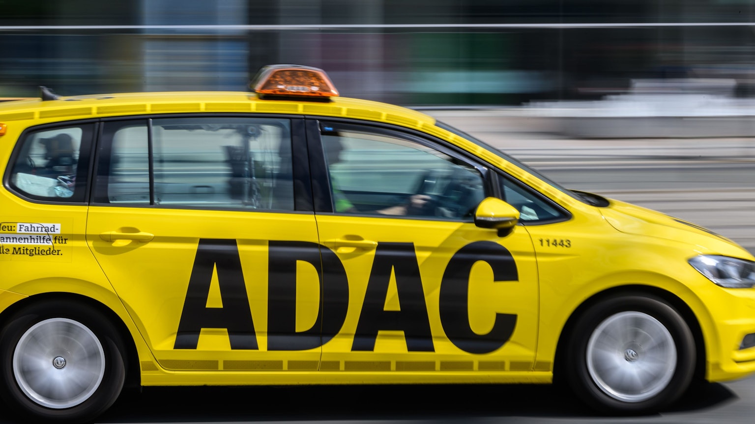 ADAC-Mitglieder mögen es nicht, wenn sich ihr Präsident für mehr Klimaschutz ausspricht (Symbolbild eines ADAC-Pannenhilfe-Fahrzeugs).