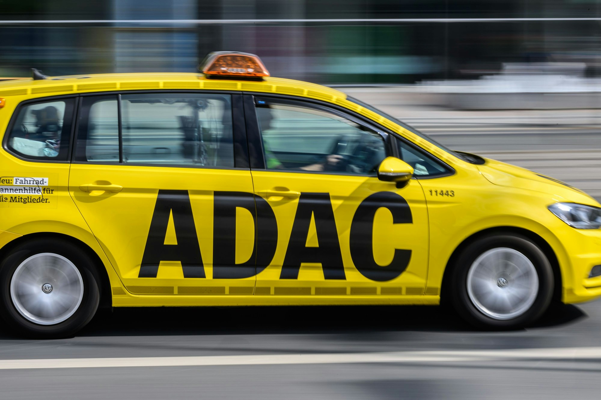 ADAC-Mitglieder mögen es nicht, wenn sich ihr Präsident für mehr Klimaschutz ausspricht (Symbolbild eines ADAC-Pannenhilfe-Fahrzeugs).