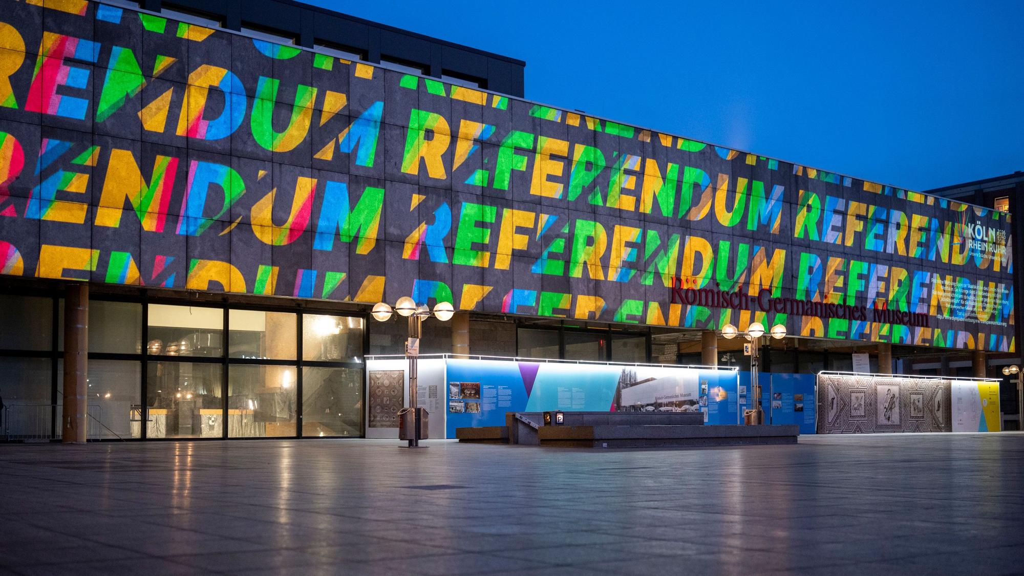 Mit einer Lichtinstallation am Römisch-Germanischen-Museum in Köln wirbt die Landesregierung für ihre Olympia-Kampagne.