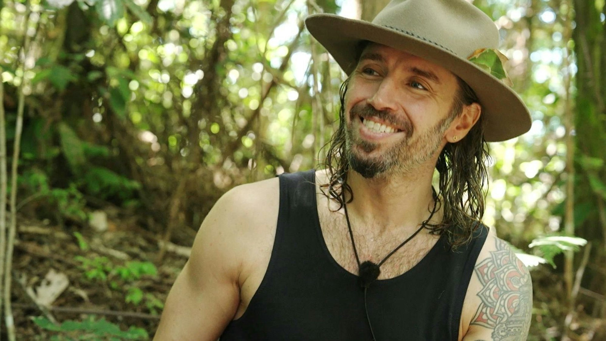 Stolz nach bewältigter Dschungelprüfung: Gil Ofarim, der heimliche Favorit auf den Sieg? (Bild: RTL)