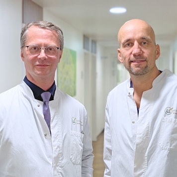 Dr. Marc Bönsch (r.) und Priv. -Doz. Dr. Sebastian Braun vom Klinikum Leverkusen.