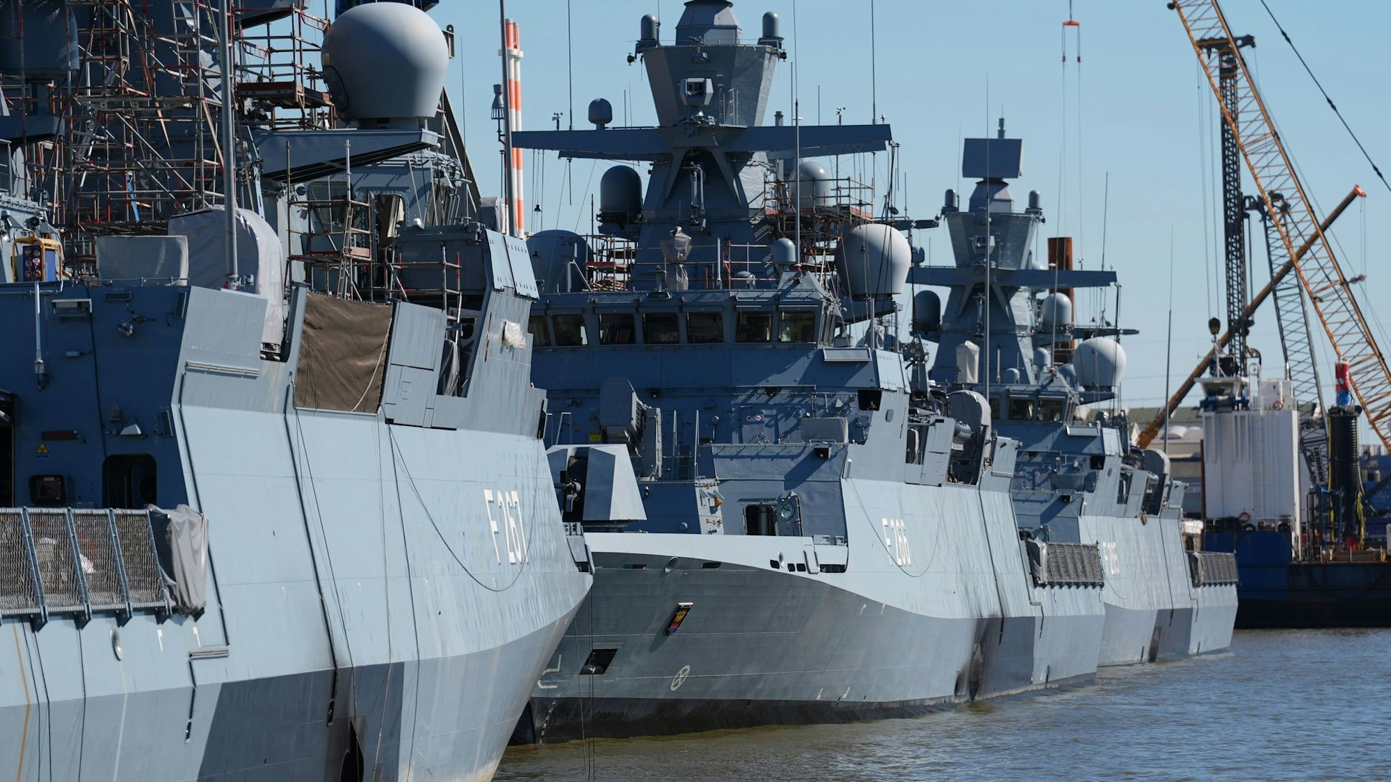 Ausschlaggebend für die vollstreckten Haftbefehle sei eine versuchte Sabotagehandlung an der Korvette «Köln» gewesen, heißt es. (Archivbild)