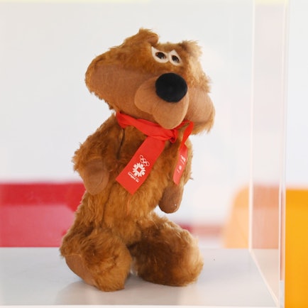Der kleine Wolf Vučko, Maskottchen der Olympischen Winterspiele in Sarajevo 1984.