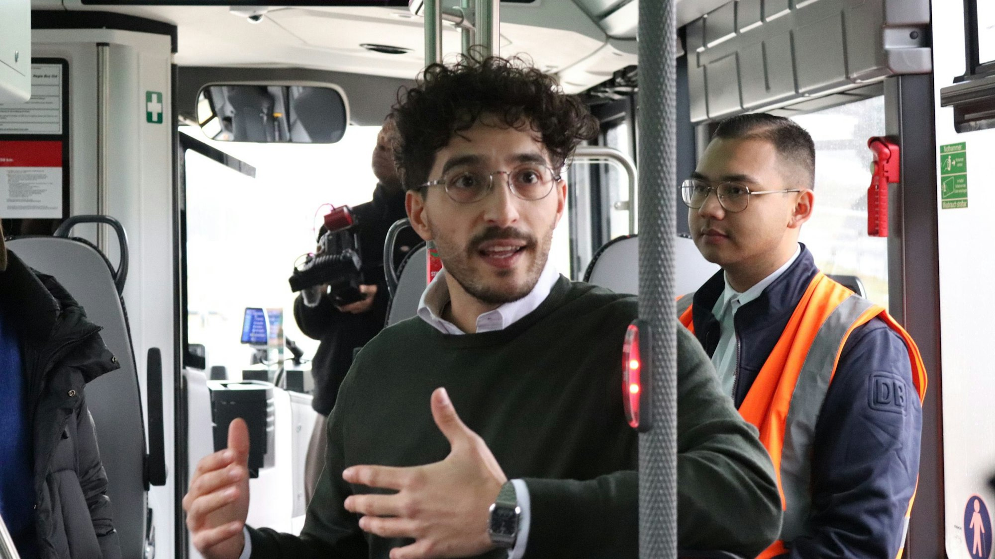 Selim Yilmaz, Projektleiter der DB, in Leverkusen-Wiesdorf.