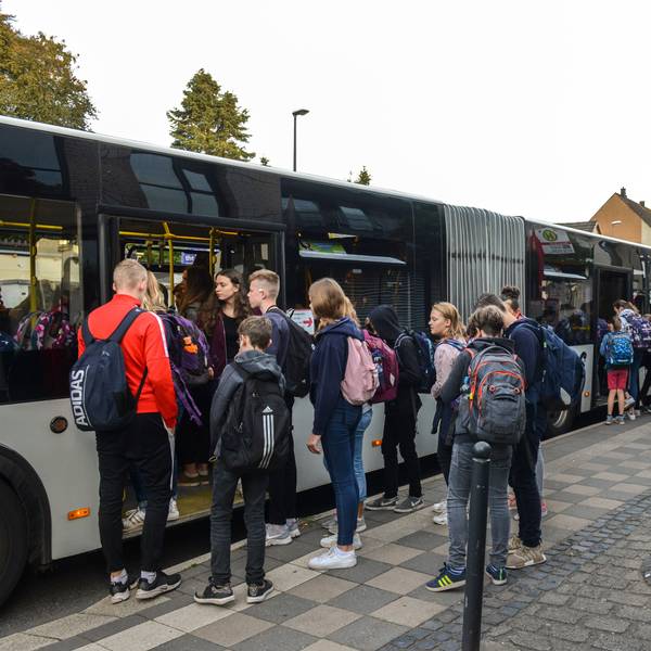 Kölner Eltern sollen ab kommendem Schuljahr das günstigere Schülerticket der KVB erhalten (Symbolfoto).