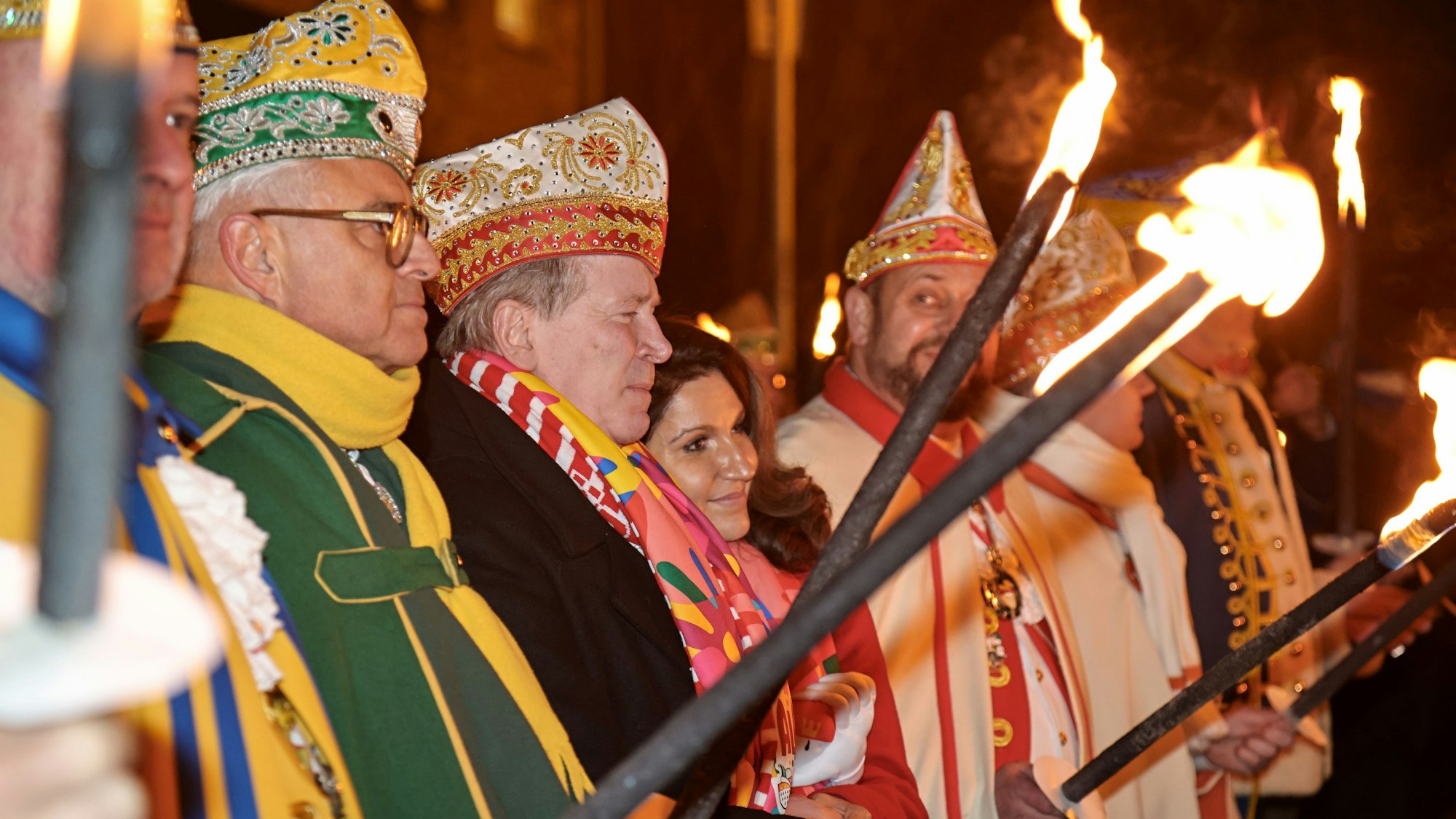Christoph Kuckelkorn weint beim Zapfenstreich.