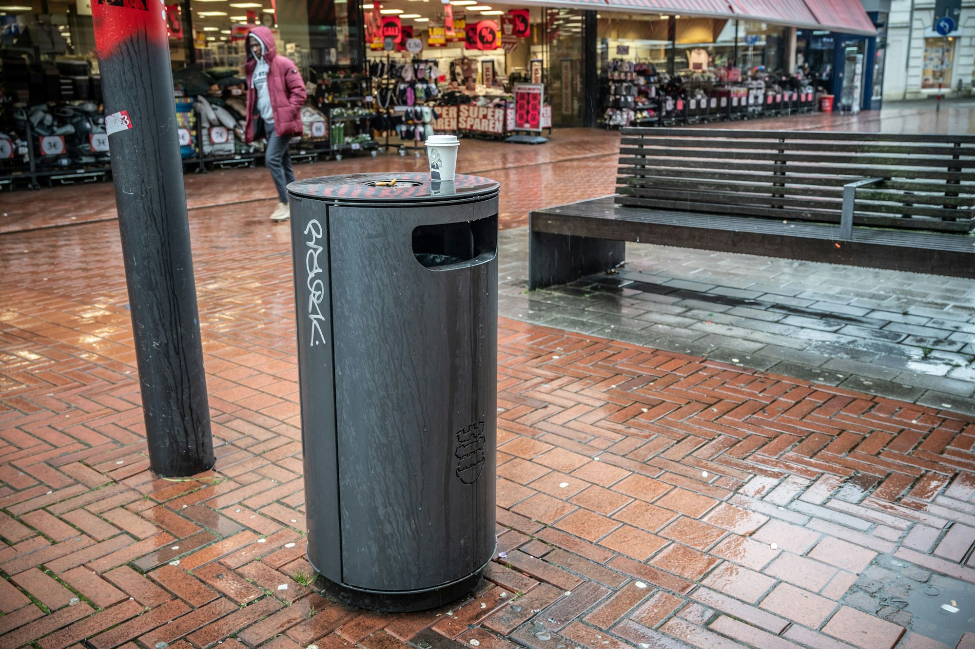 Abfalleimer Modell Winsen 90, Kölner Straße Bild: Ralf Krieger