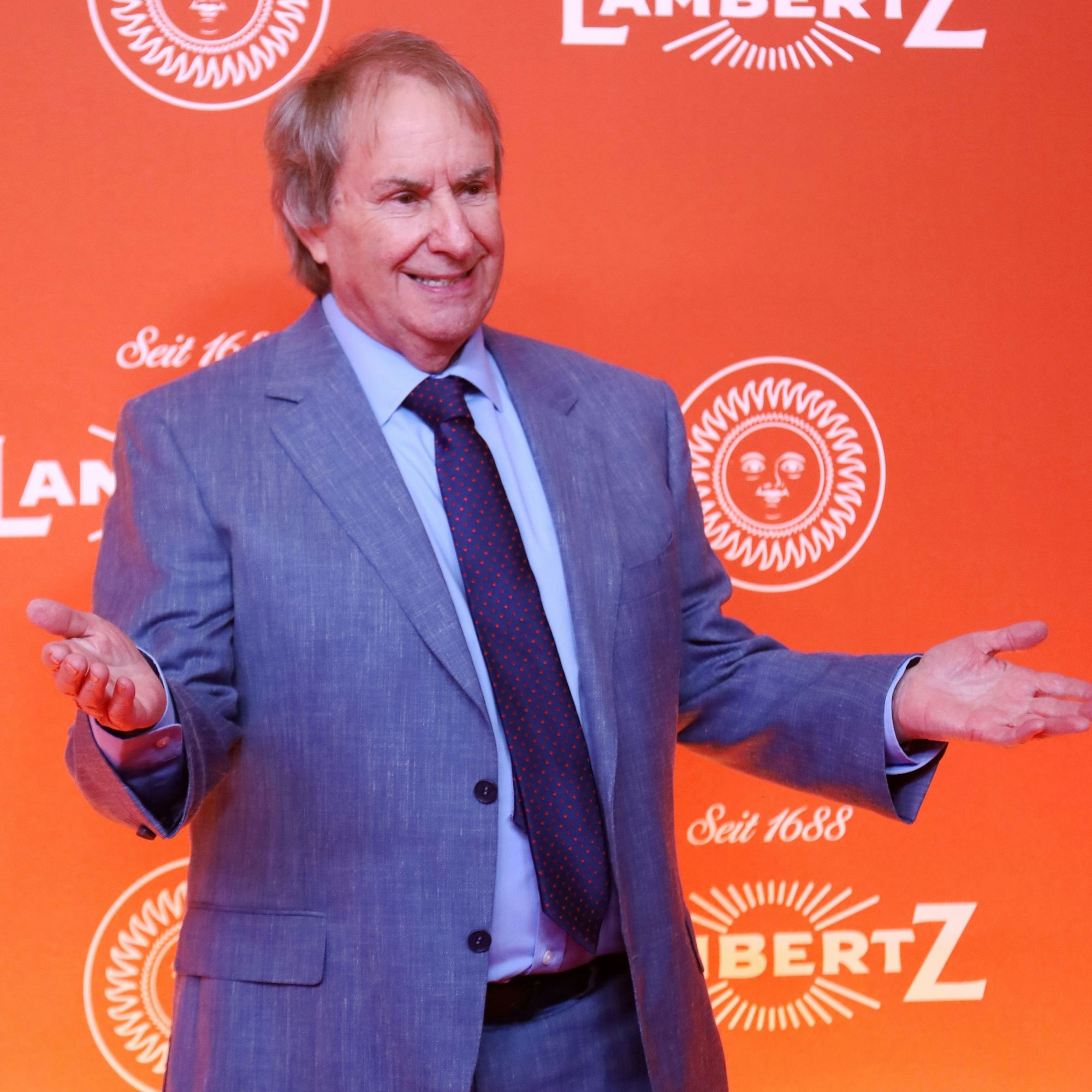 02.02.2026, Köln: Auf dem roter Teppich bei der diesjährigen 25. Lambertz Monday Night Party erstmals in den MMC Filmstudios Köln Chris de Burgh. Foto: Arton Krasniqi