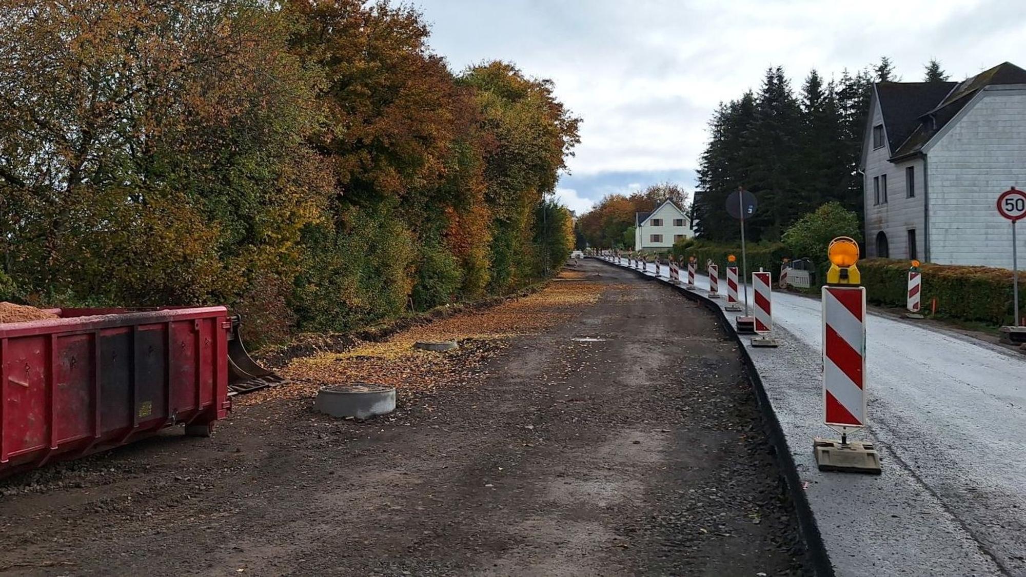 Das Bild zeigt die Nürburgstraße, die einseitig saniert wird.