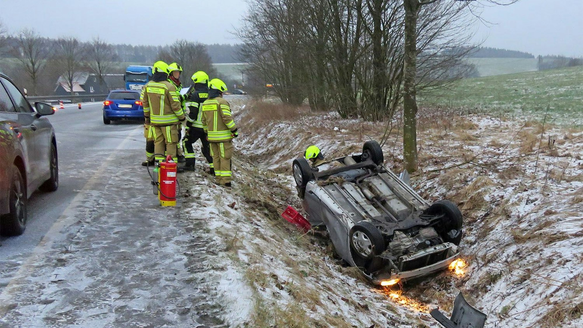 Unfallfahrzeug in Meinerzhagen. Das Auto hatte sich überschlagen