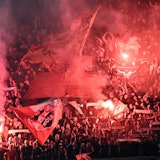 Kölner Fans machen Stimmung auf den Rängen beim Duell der FC-U19 und Inter Mailand.