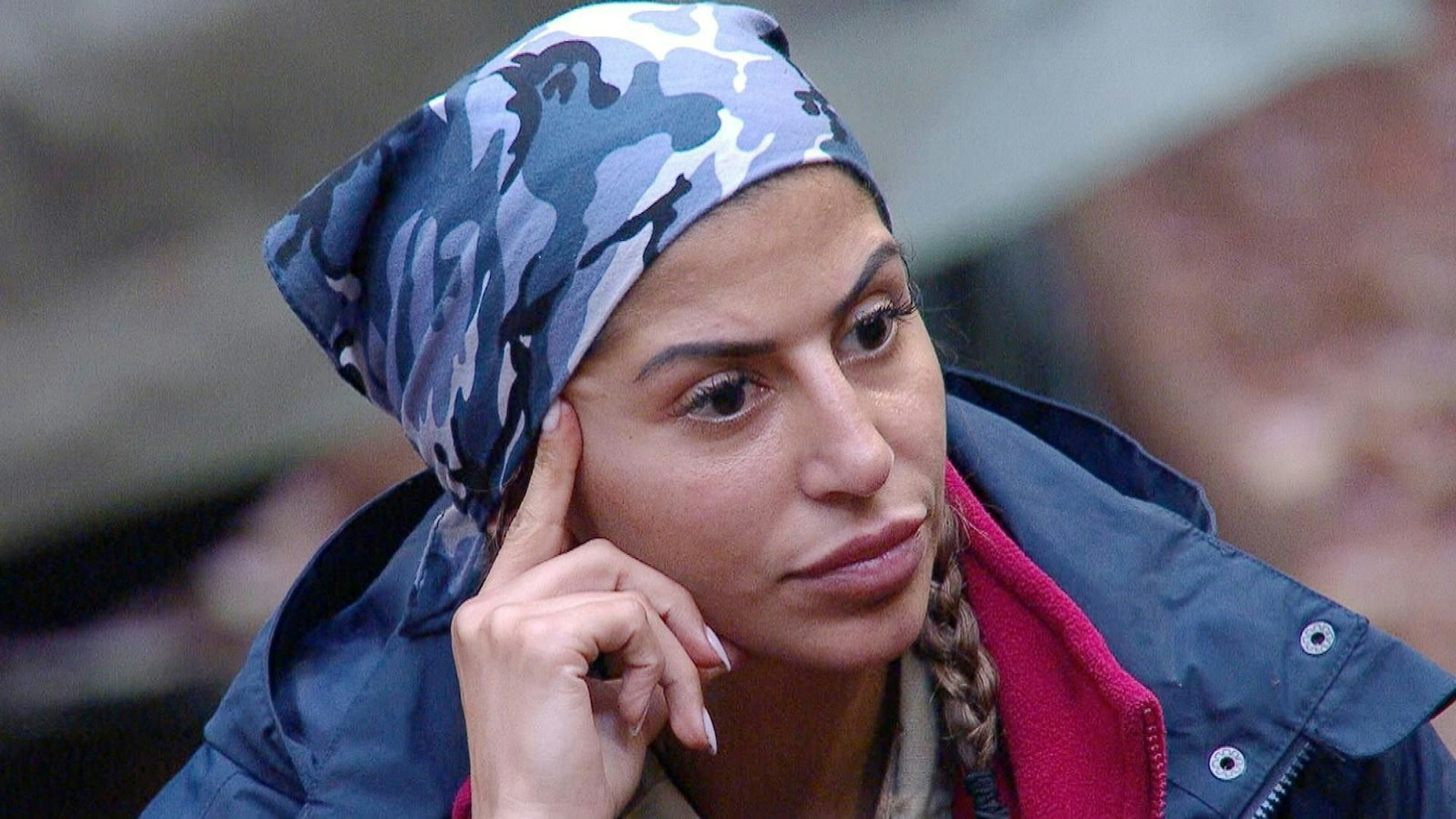 Eva ist geschockt vom Gils Unfall. (Bild: RTL)