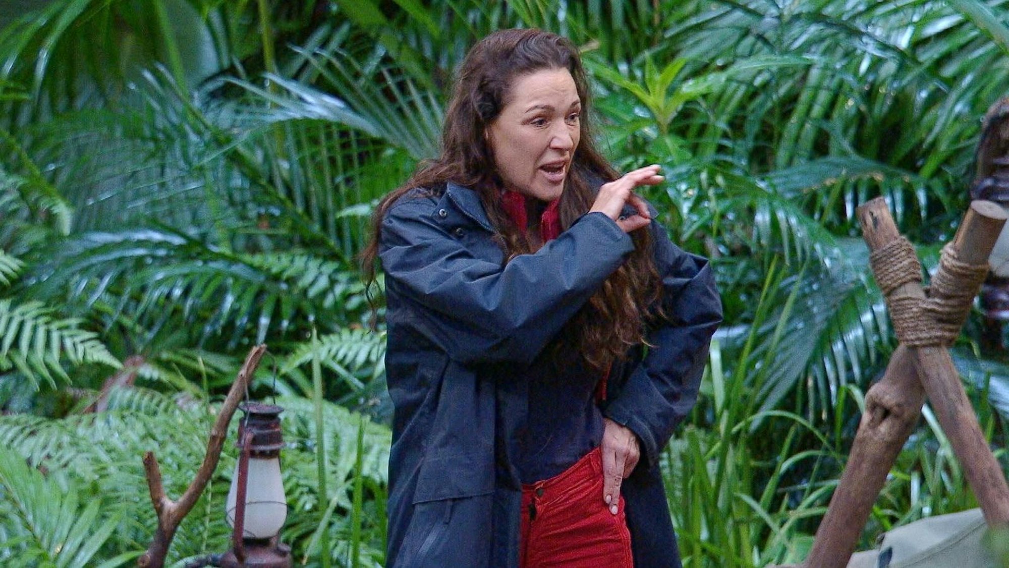 Einen Mann, der fremdgehen will, kann man nicht daran hindern, weiß Simone. (Bild: RTL)