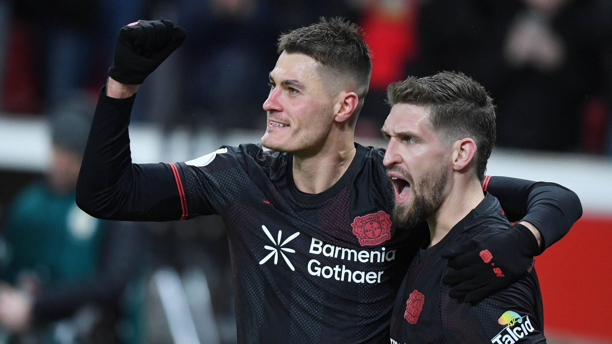 03.02.2026, xophax, Fussball , DFB - Pokal , Viertelfinale, 2025 / 2026 , Bayer Leverkusen gegen FC St.Pauli. Jubel nach dem 2z u0 für Bayer 04. Torschütze Patrick Schick , links und Robert Andrich, rechts beide Bayer 04 Leverkusen *** 03 02 2026, xophax, Fußball , DFB Pokal , Quarterfinal, 2025 2026 , Bayer Leverkusen vs FC St Pauli cheering after the 2z u0 for Bayer 04 goal scorer Patrick Schick , left and Robert Andrich, right both Bayer 04 Leverkusen