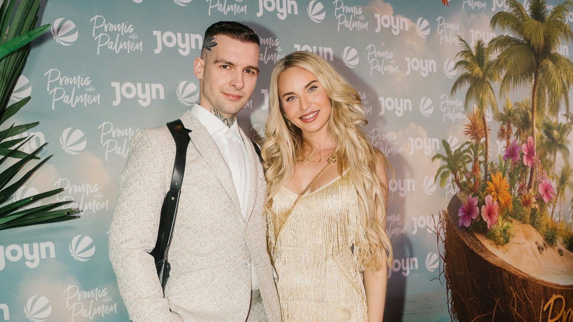 Edith Stehfest und Franziska Temme lernten sich bei den Dreharbeiten zu „Promis unter Palmen“ kennen. (Bild: Joyn/ Joshua Schneider)