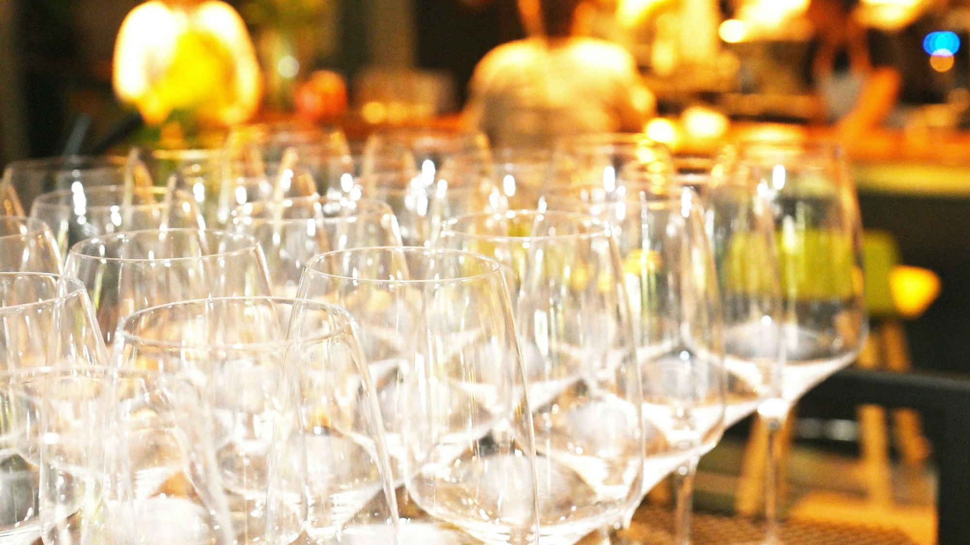 Gläser im Restaurant Neobiota. (Archivbild)