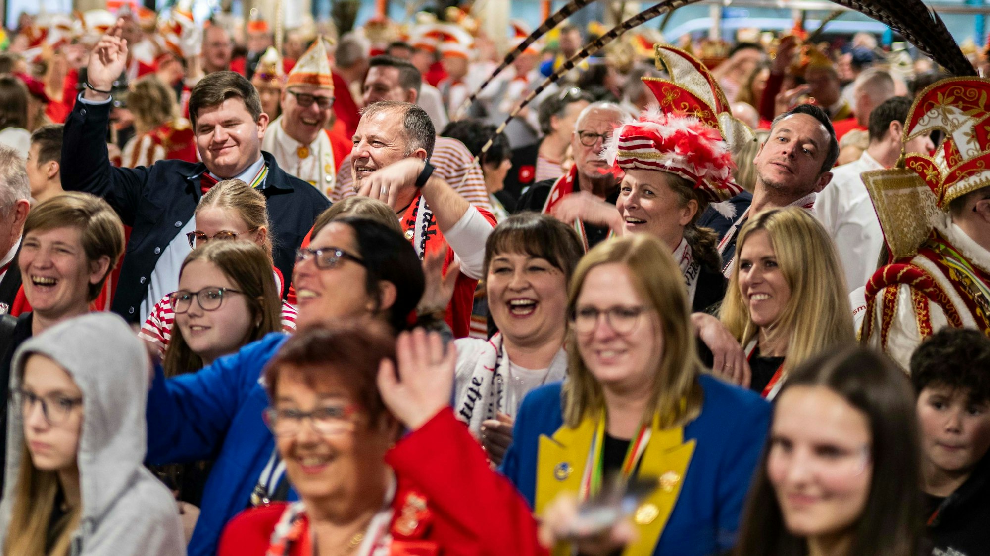 Tollitätenempfang beim Kreis Euskirchen: Blick in den vollbesetzten Zuschauerraum.