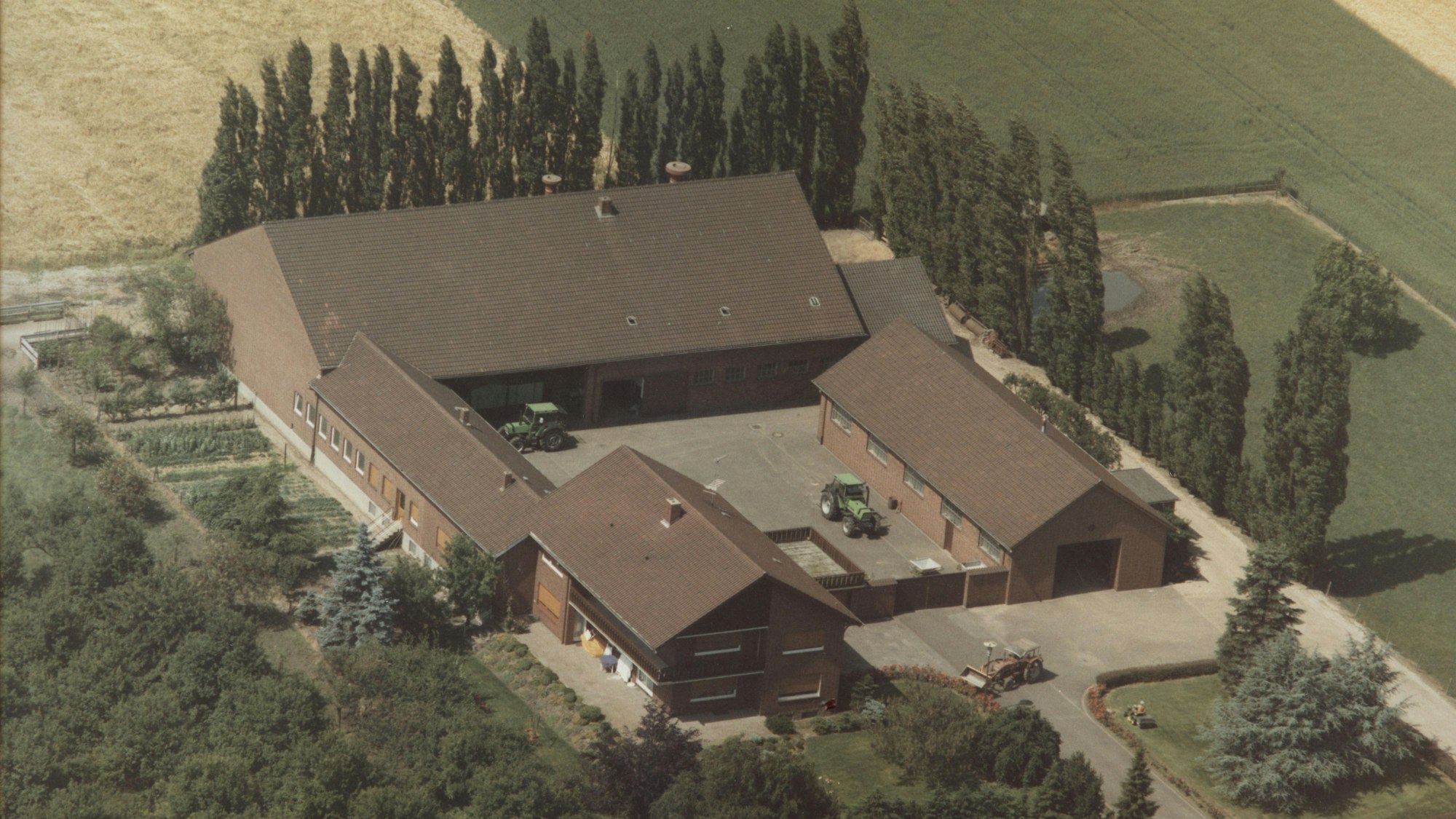 Luftaufnahme Gertrudenhof aus den 1960er Jahren
Peter Zens, Inhaber des Gertrudenhof Erlebnisbauernhof in Hürth