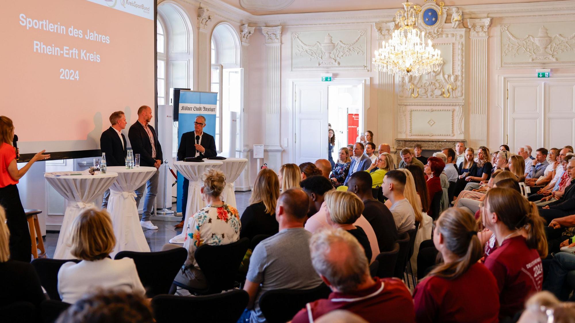 Das Bild zeigt einen festlichen Saal in der Abteil Brauweiler. Anlass war die Sportlerehrung Rhein-Erft.