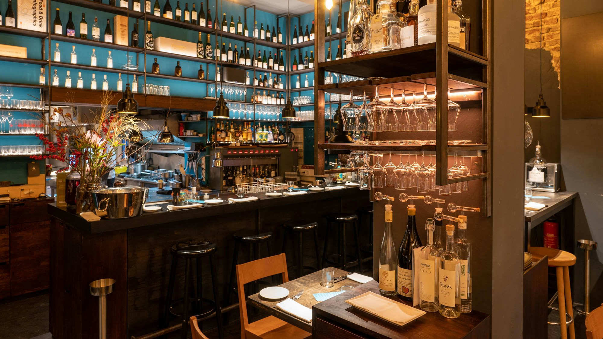 Das Restaurant Phaedra von innen mit Theke in der Elsaßstraße. (Archivbild)