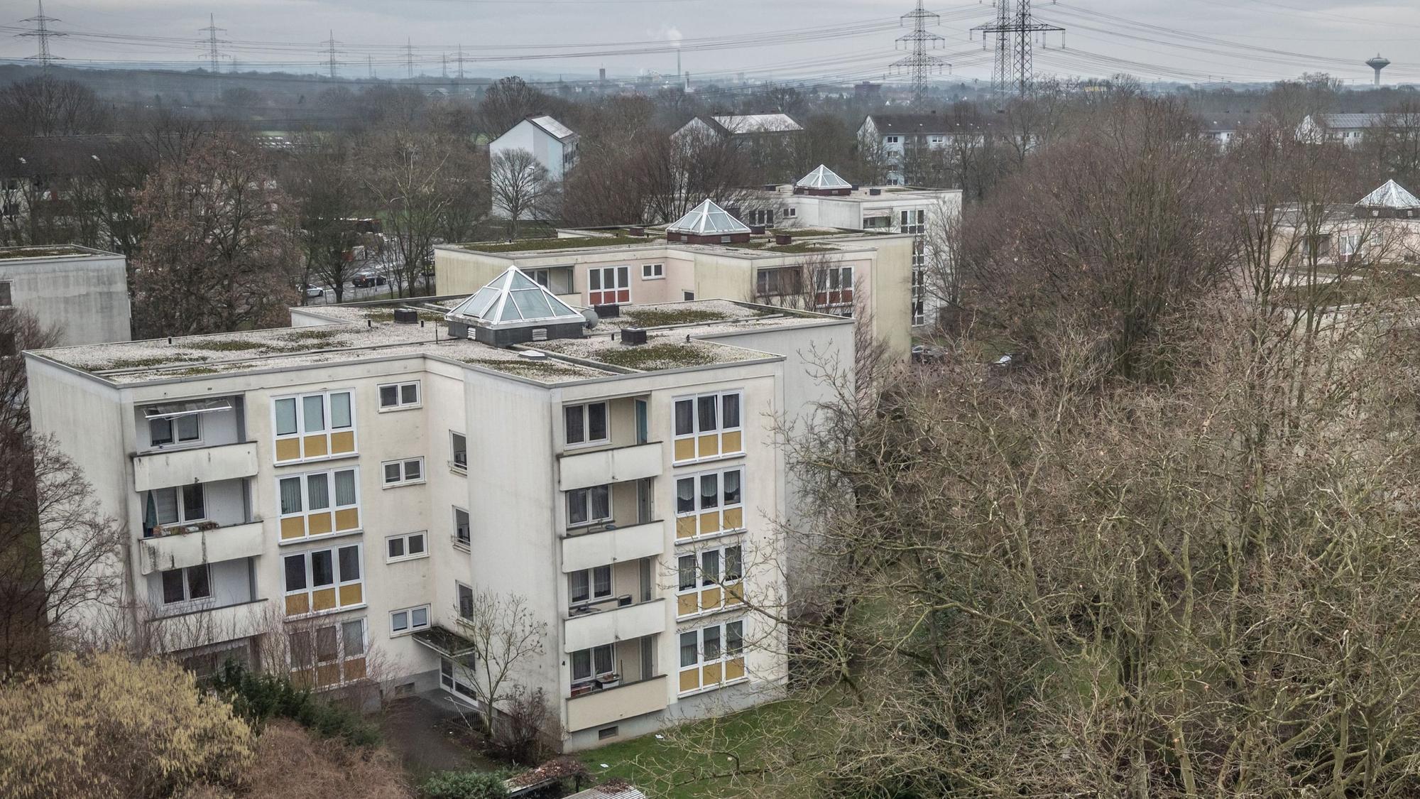 Die Sternhäuser in Rheindorf am Königsberger Platz sind dem Abbruch geweiht, wenn es nach der WGL geht. Bild: Ralf Krieger