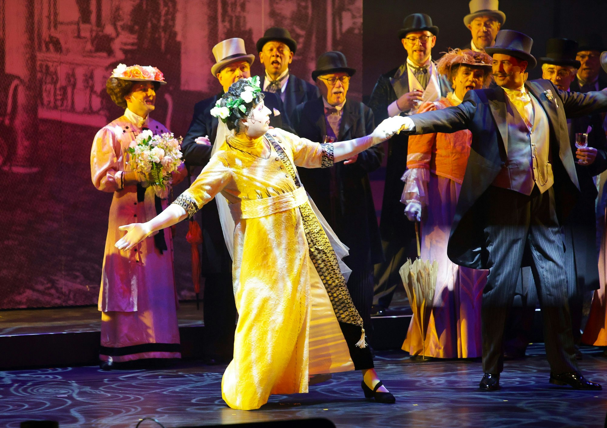 17.01.2026, Köln: Adenauer auf Erden (Dirk Pütz) mit ehefrau Emma (Christopher Wallraff).Vorpremiere " Divertissementchen E Lewe för Kölle". im Staatenhaus. Foto:Dirk Borm