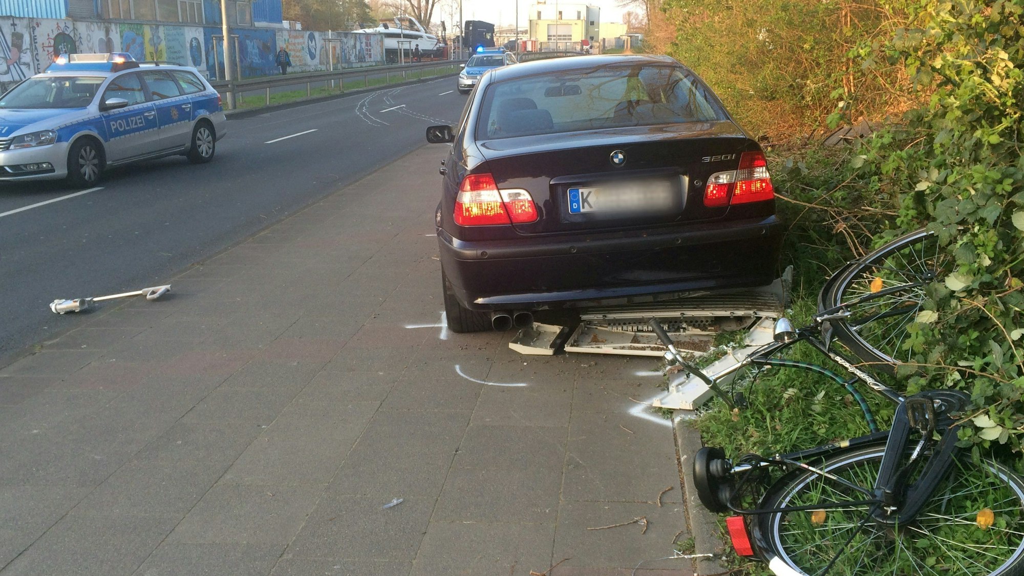 Mit diesem BMW wurde die Fahradfahrerin Miriam Scheidel am Auenweg überfahren.