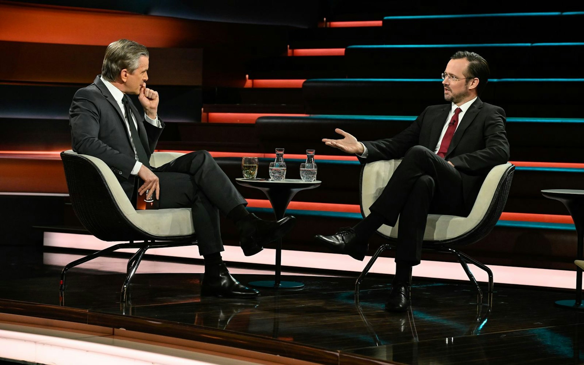 Markus Lanz (links) nahm SPD-Mann Dirk Wiese in die Mangel. (Bild: ZDF / Markus Hertrich)
