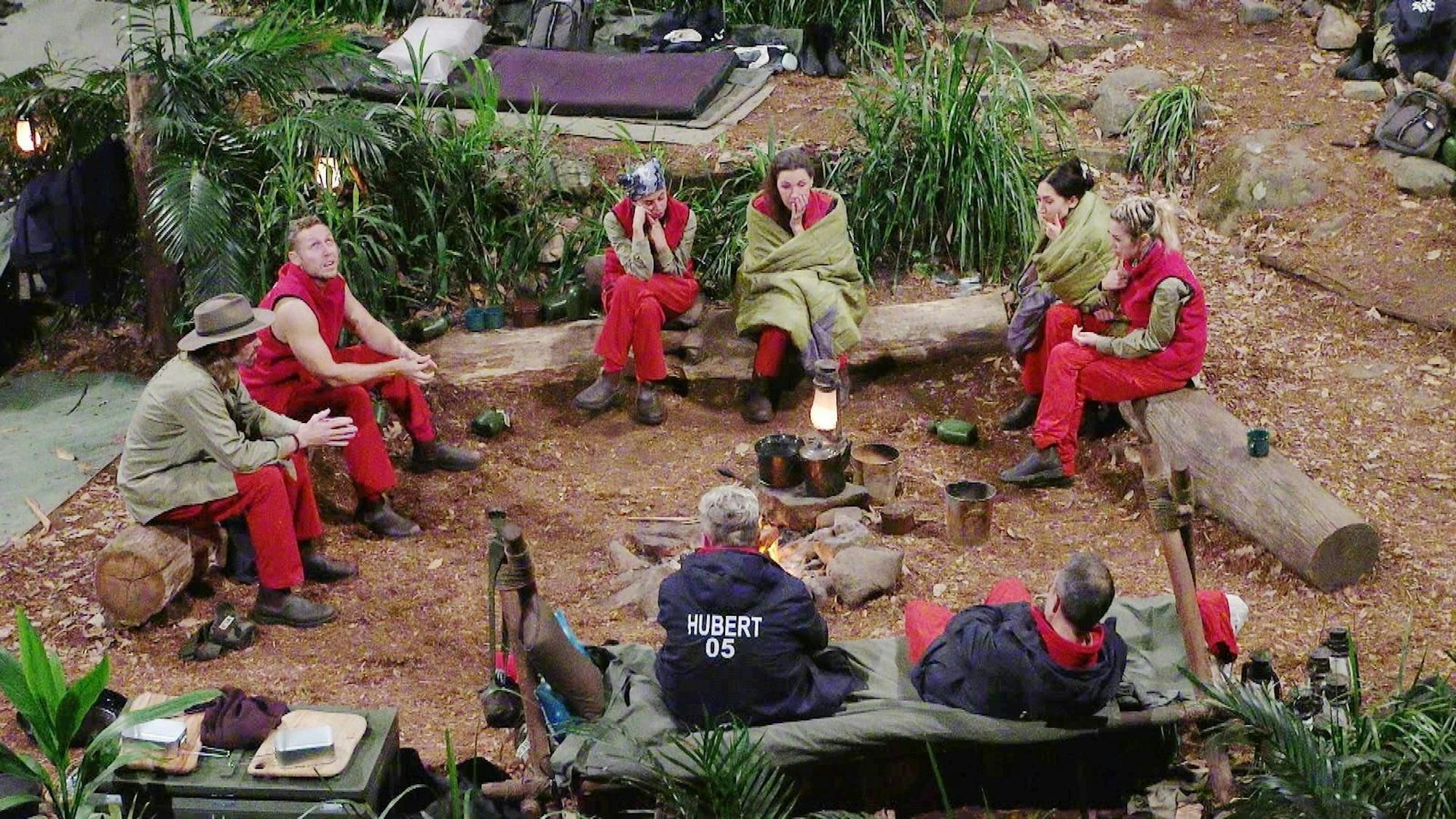 Zunächst war an Tag 14 im RTL-Dschungelcamp alles wie immer: Ariel schoss massiv gegen Gil. Altes Lied, neue Strophe: „Du bist verlogen von vorne bis hinten.“ (Bild: RTL)