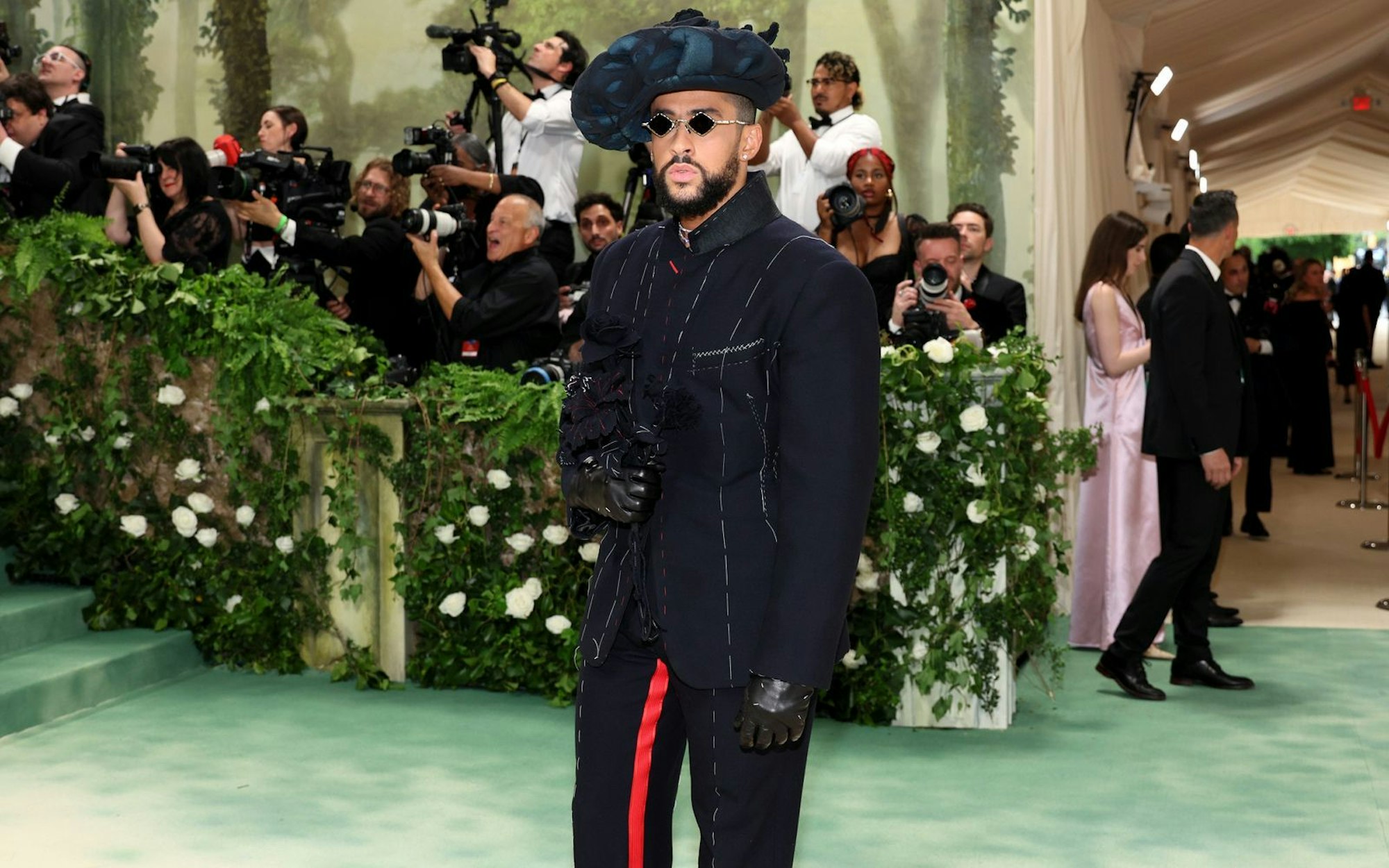 Neben seinem musikalischen Talent hat Benito Antonio Martínez Ocasio auch eine Leidenschaft für Mode und Fashion. Auf der Met-Gala zeigte er sich dabei in extravaganten Designer-Outfits. (Bild: 2024 Getty Images/Dia Dipasupil)