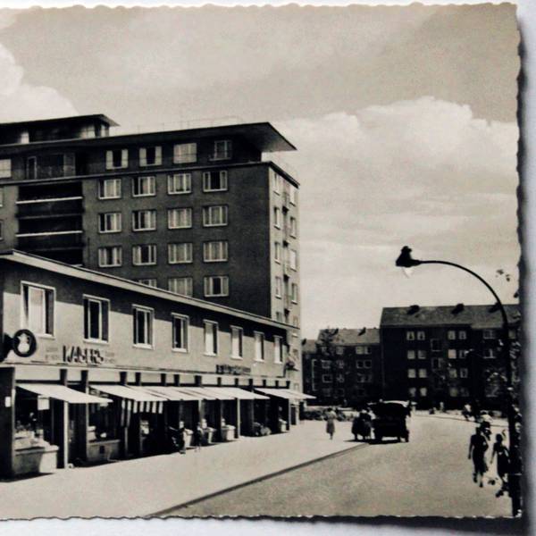 Viele Geschäfte, dafür wenig Autos - die Stegerwaldsiedlung im Jahr 1955