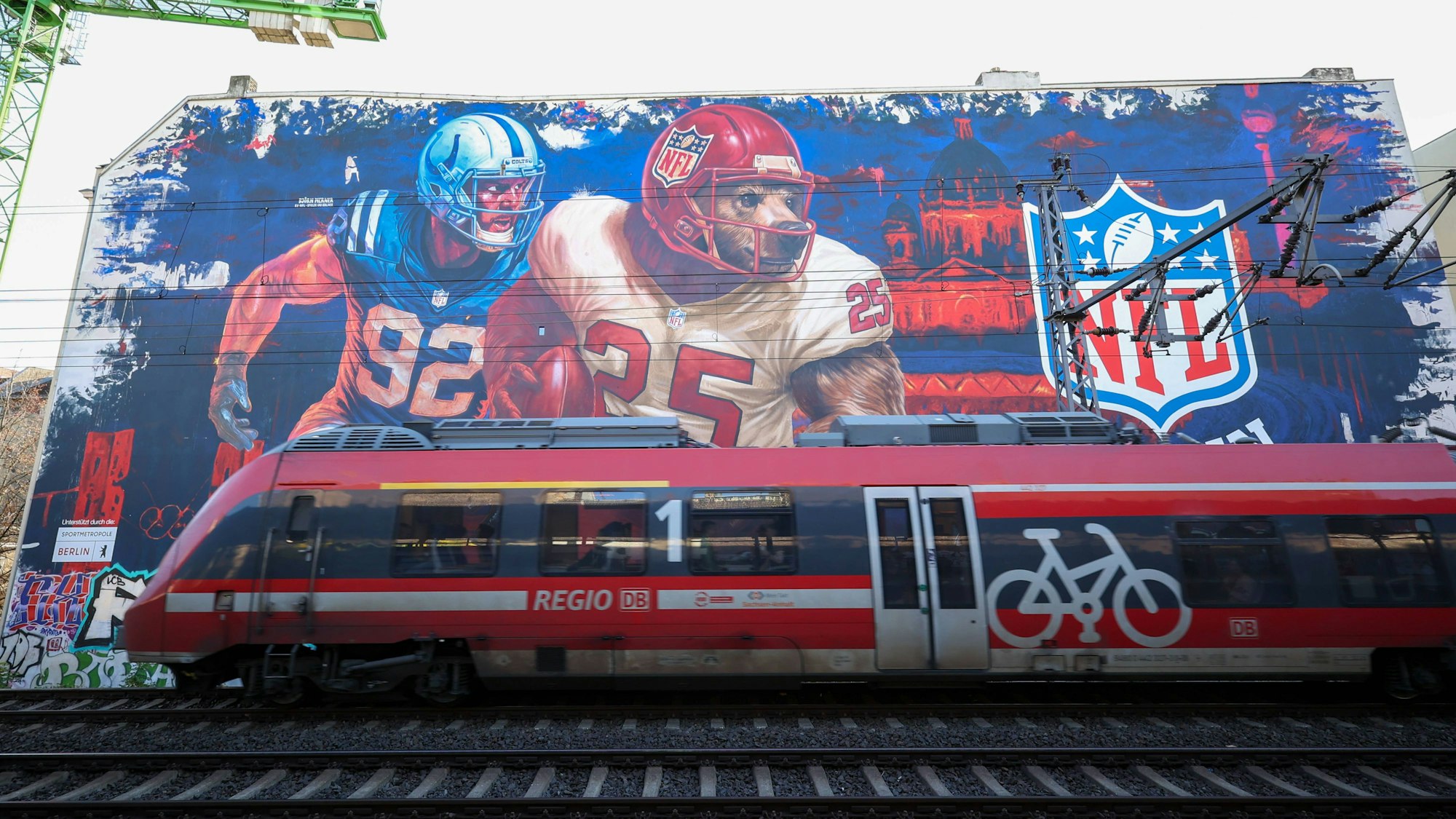 NFL, American Football Herren, USA Mural Reveal , 05.11.2025, Berlin, International Game, Photo:Foot.Bowl/Thomas Sobotzki Copyright: xFootxBowl/ThomasxSobotzkix