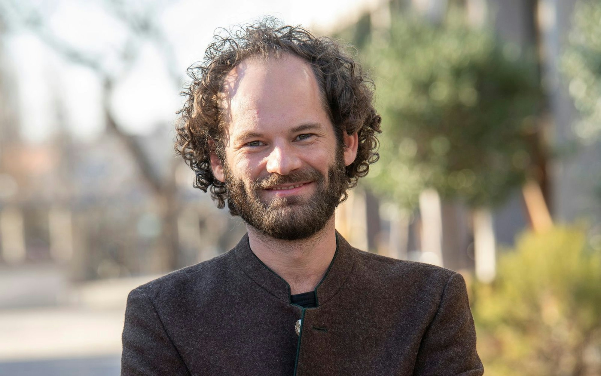 Maximilian Schafroth reiste für einen satirschen Sketch nach Grönland. Der kam bei den Einwohnerinnen und Einwohnern nicht gut an. (Bild: 2021 Getty Images/Hannes Magerstaedt)