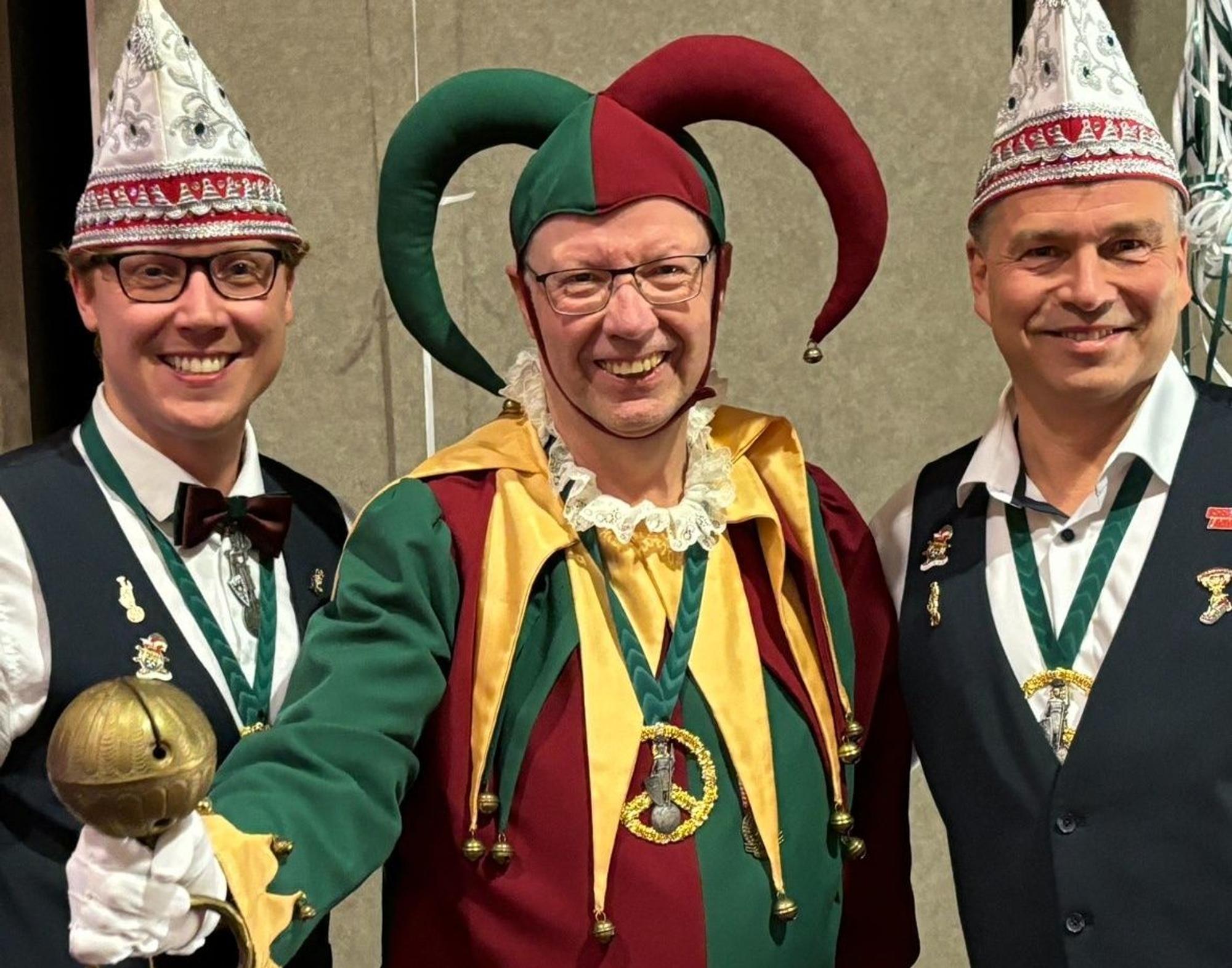 Dirk Gemünd ist der Bellejeck der Großen Allgemeinen, hier 2025 mit seinen Adjutanten Peter Schweikert (r.) und Dustin Gemünd (l.)