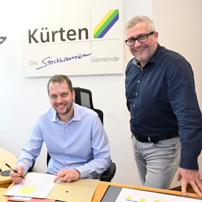 Das Foto zeigt Kürtens Bürgermeister Mario Bredow (links) mit seinem Allgemeinen Vertreter Sven Schmidt