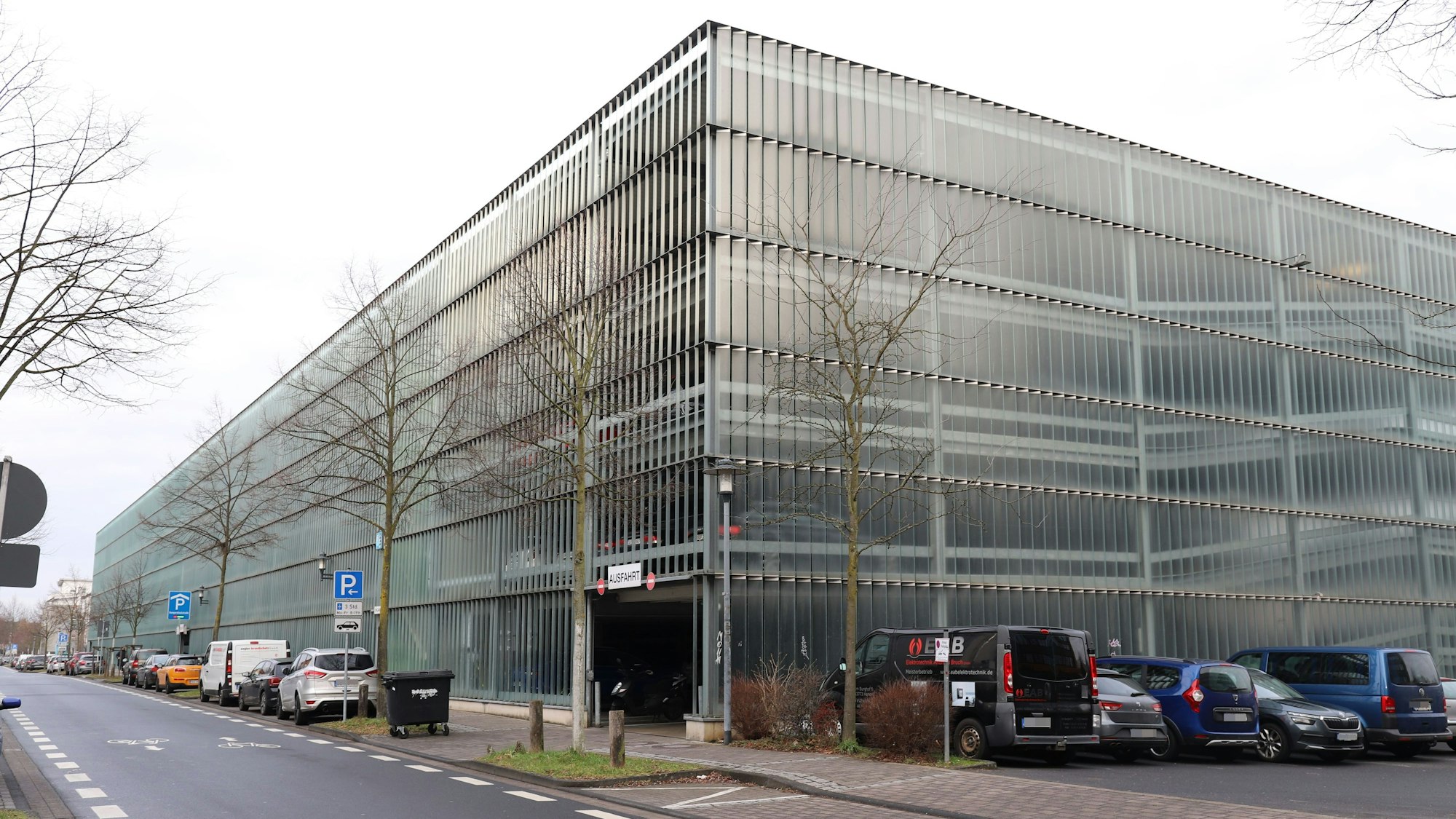 Das Park-and-Ride-Parkhaus an der Humperdinckstraße wird in die Überlegungen für Langzeitparker mit einbezogen.